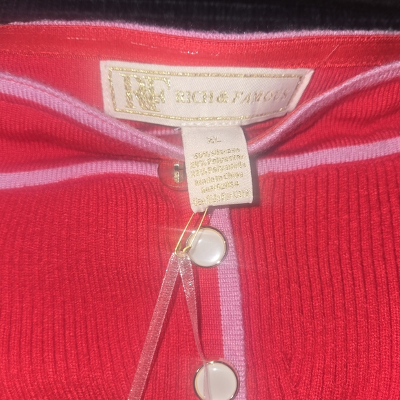 Red Strapless Ribbed Button-Front Tank Top - Picture 3 of 4